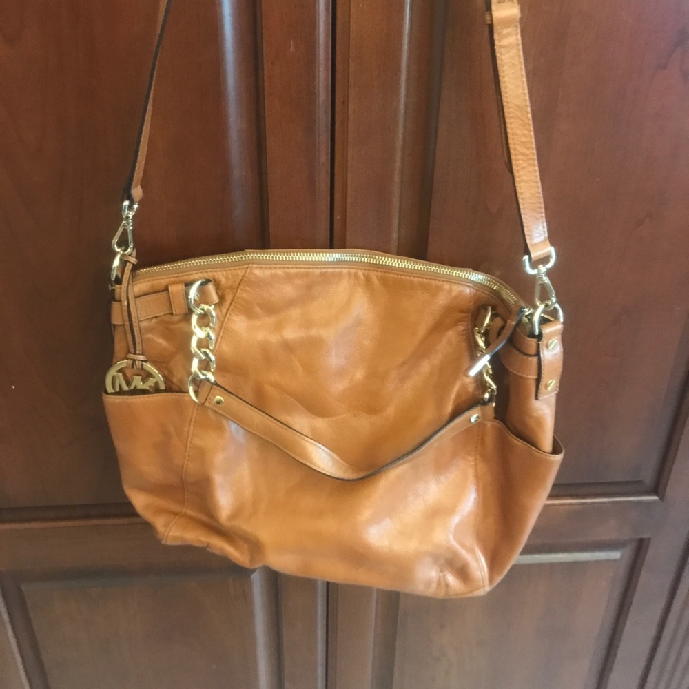 AUTHENTIC MICHAEL KORS TAN BAG
