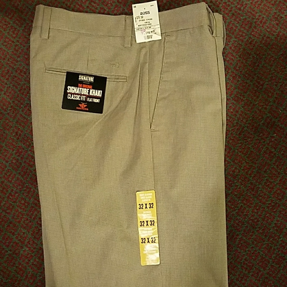 Dockers Signature Khaki