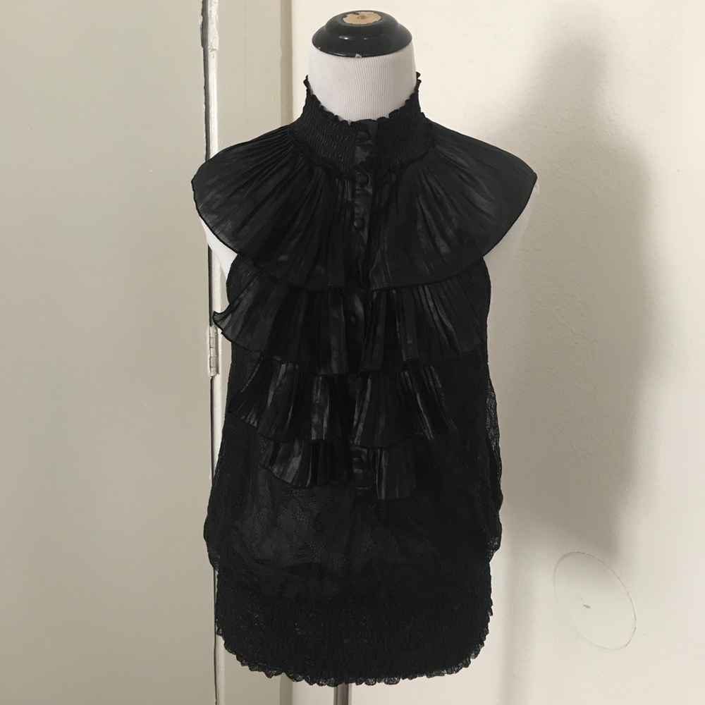 ❌SOLD❌ Bebe lace and ruffle backless blouse