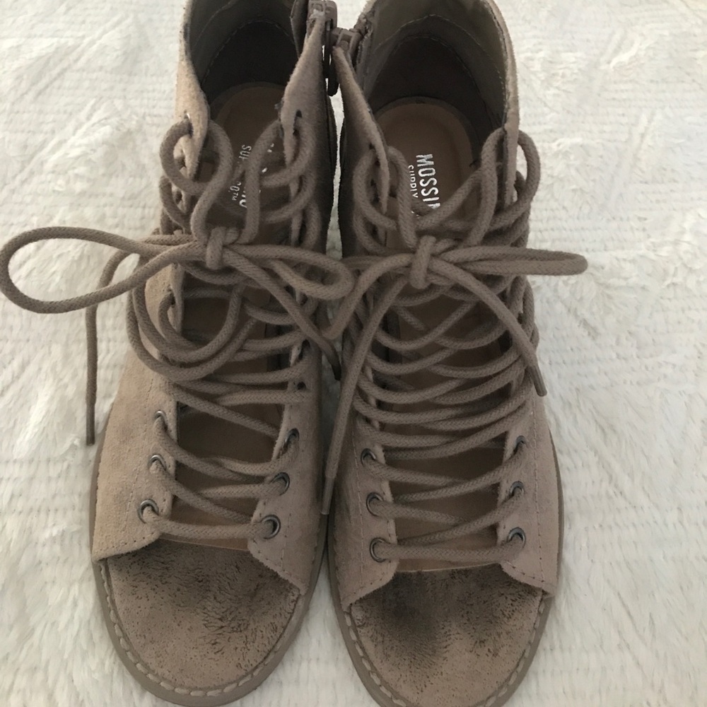 Laced booties... size 6