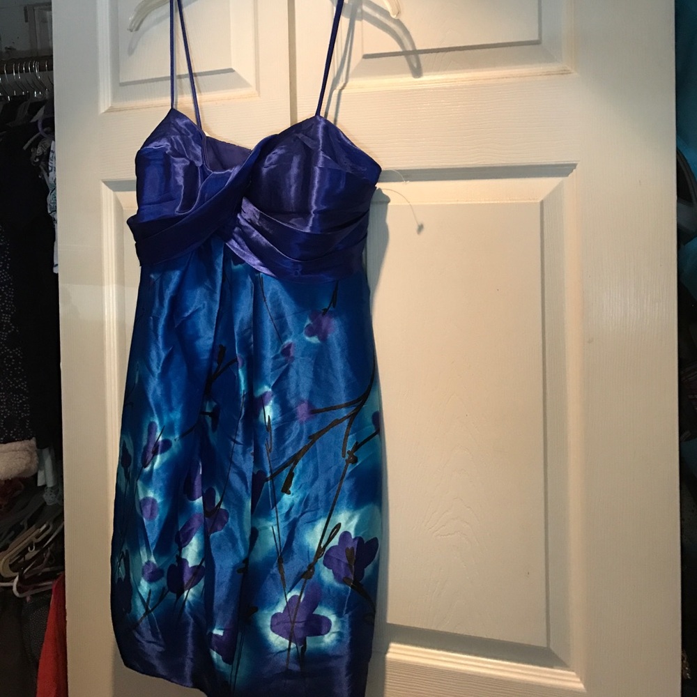 Dress - Picture 2 of 3