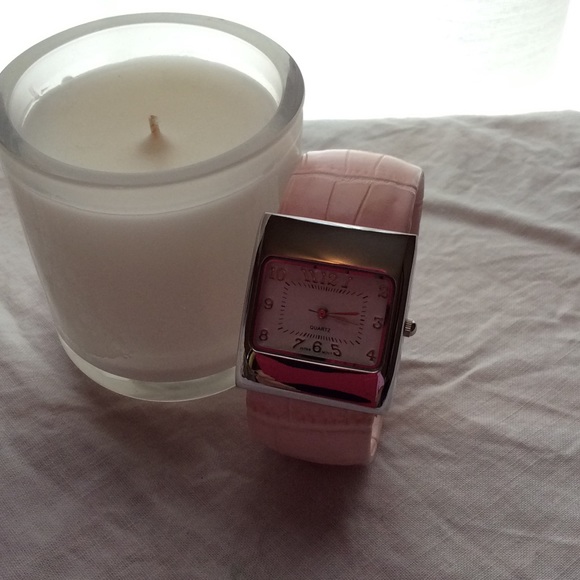 Watch - Picture 2 of 2