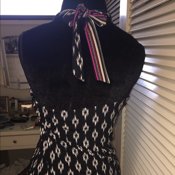 White House Black Market Halter top - Picture 2 of 4