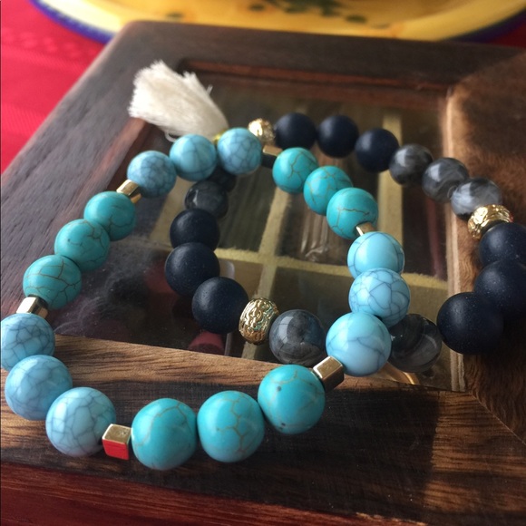 SOLD Beautiful set of 4 bracelets - Picture 6 of 8