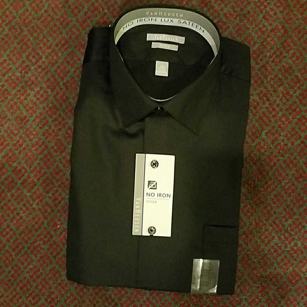 Van Heusen Fitted Dress Shirt