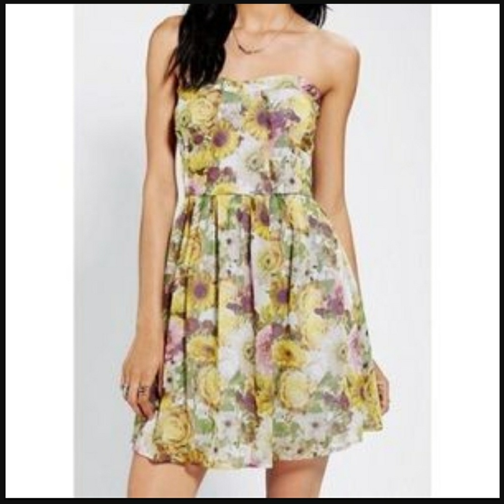 Like new floral strapless sundress