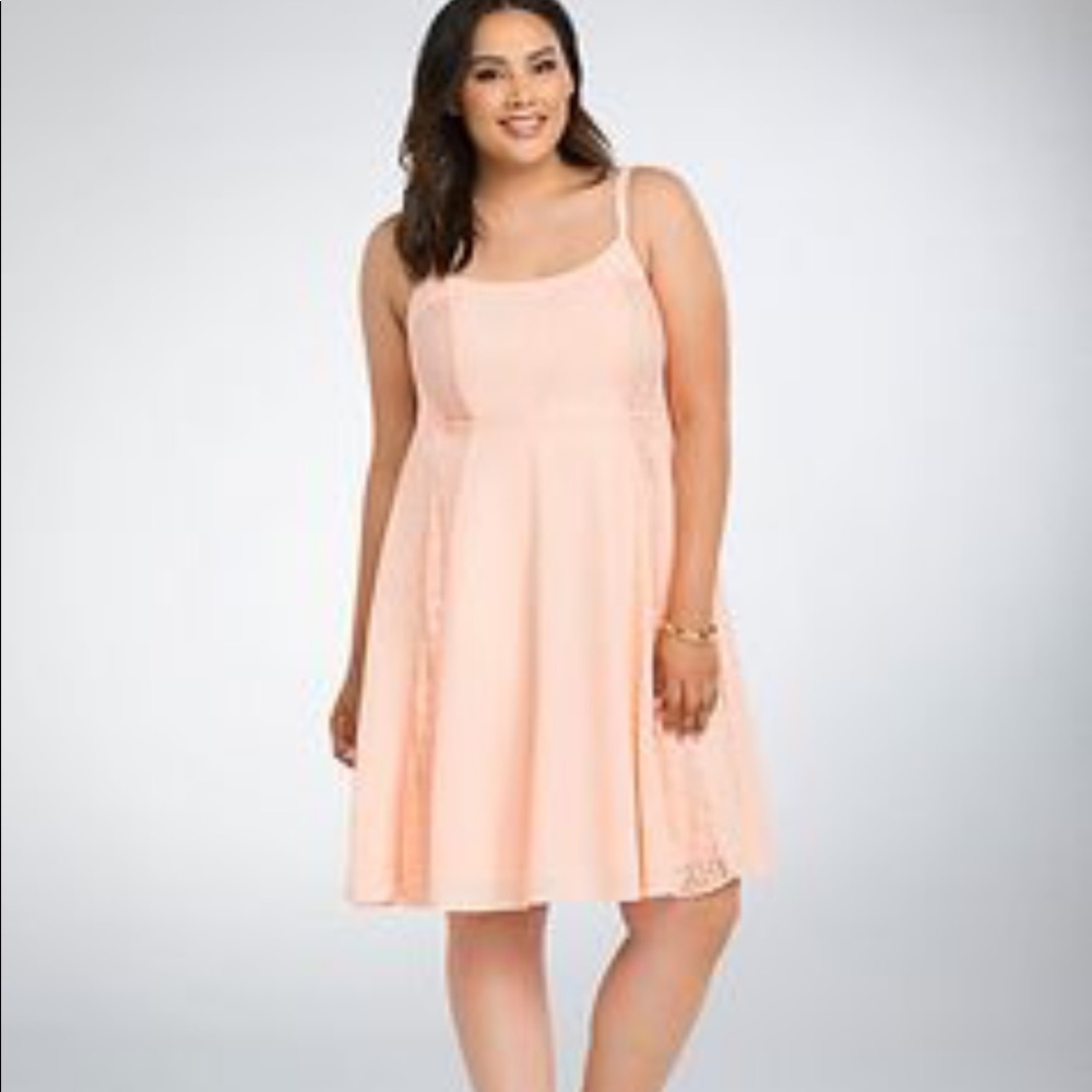 NWT Torrid size 18 peach skater dress lace panels