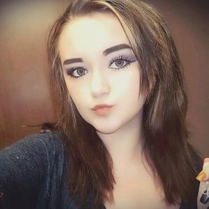 Meet your Posher, Mackayla