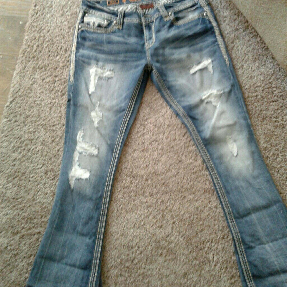 Women's rocks jeans