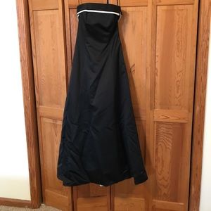 Beautiful black & white satin bridesmaid dress