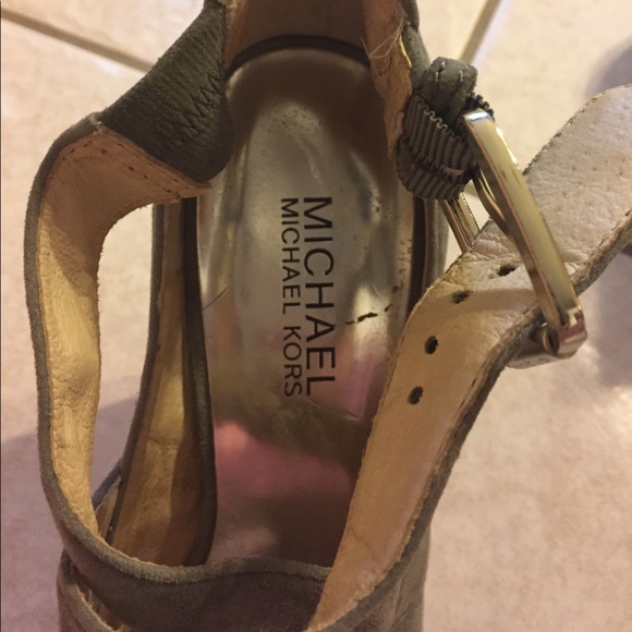 Gray suede Michael Kors heels - Picture 3 of 5