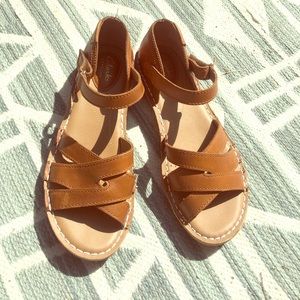 tustin sahara clarks