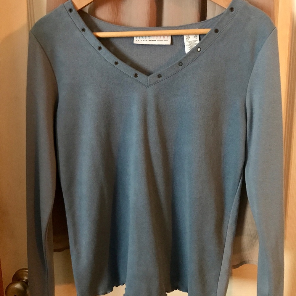Women's long sleeve shirt.