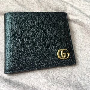 Men's leather Gucci wallet