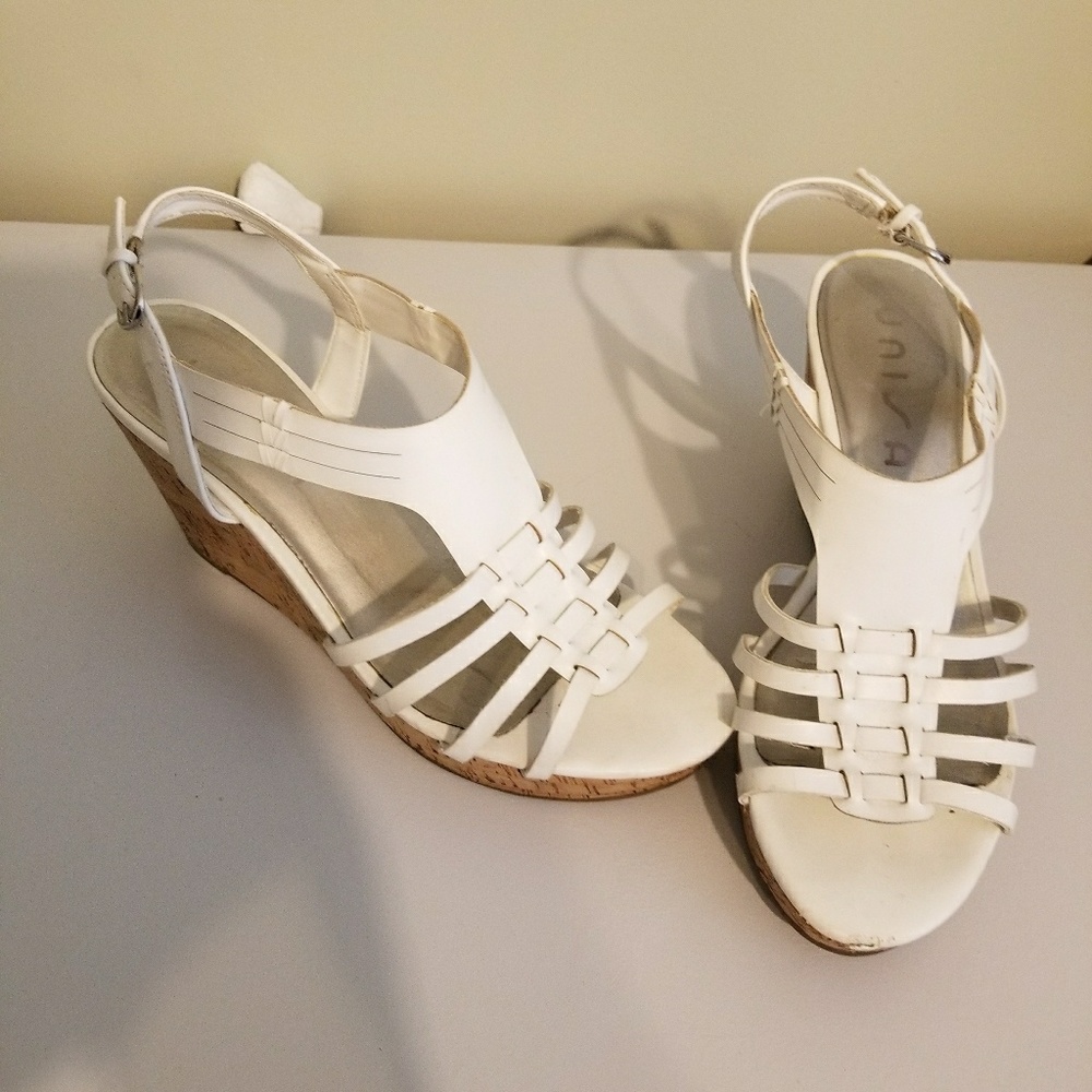 White sandals size 8.5 med