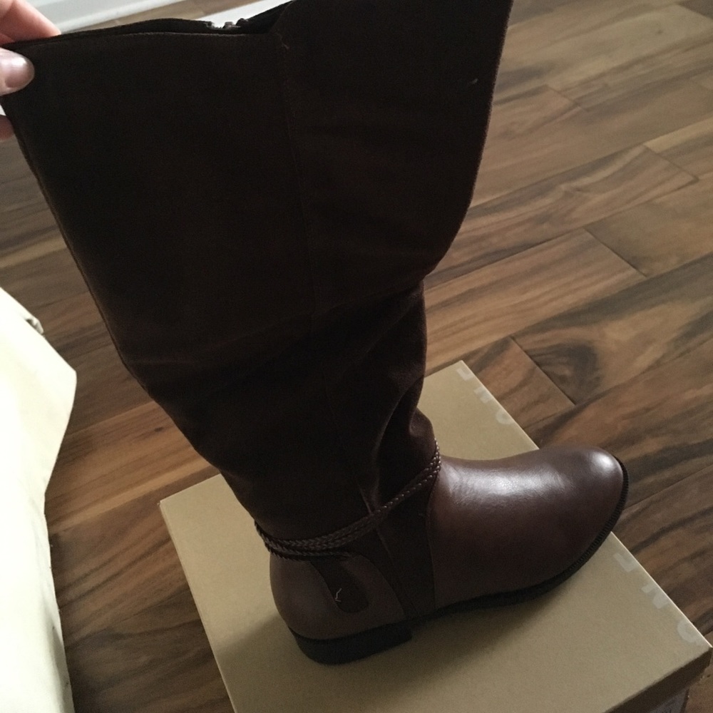 New in the box never been worn riding boots