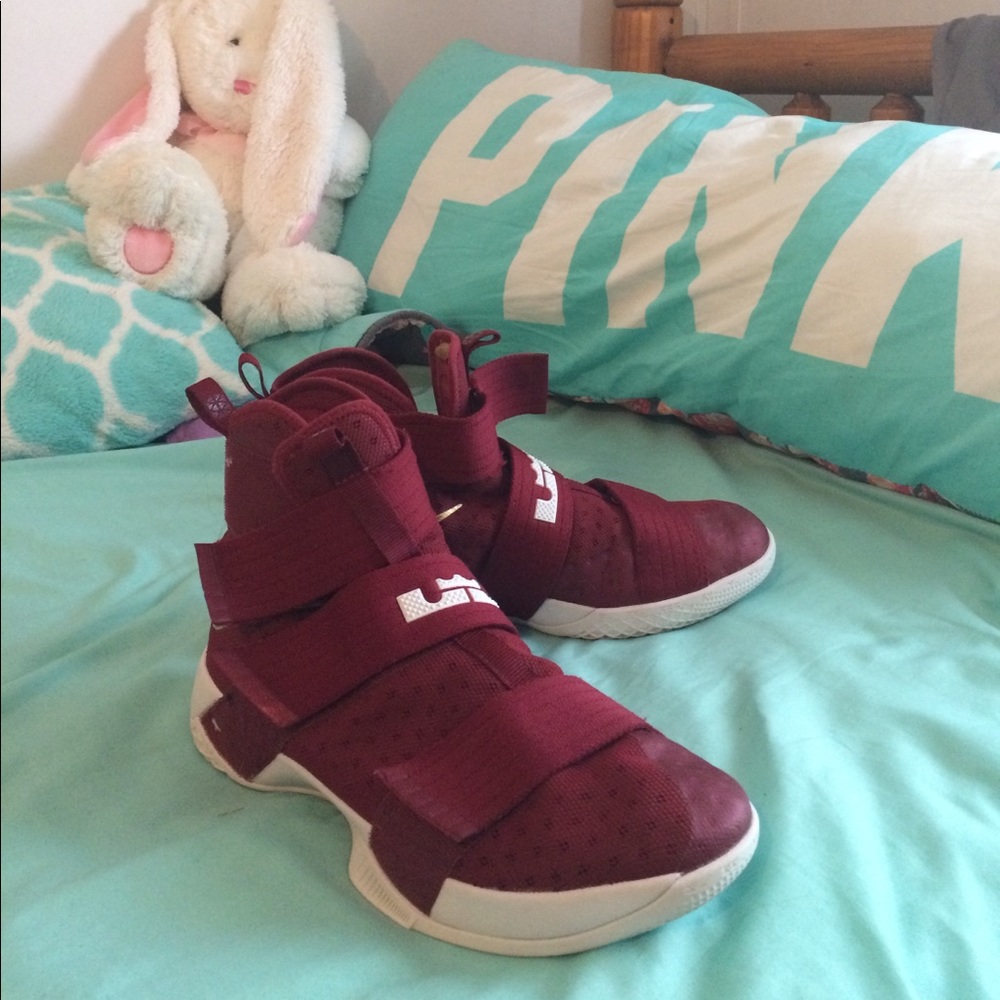 NIKE LeBron Soldier Ten LRJ SX 16/17