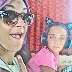 Meet your Posher, Liz