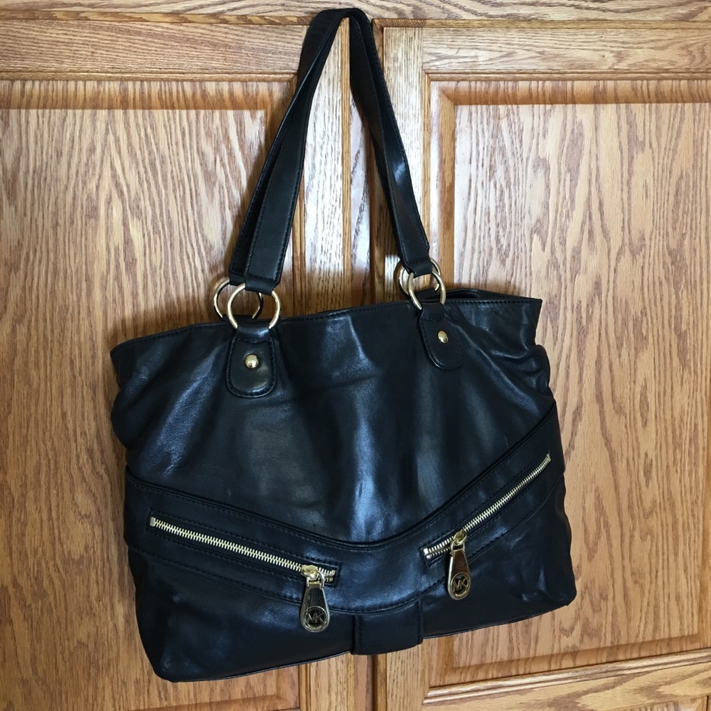 Michael Kors. Shoulder bag.  Black.