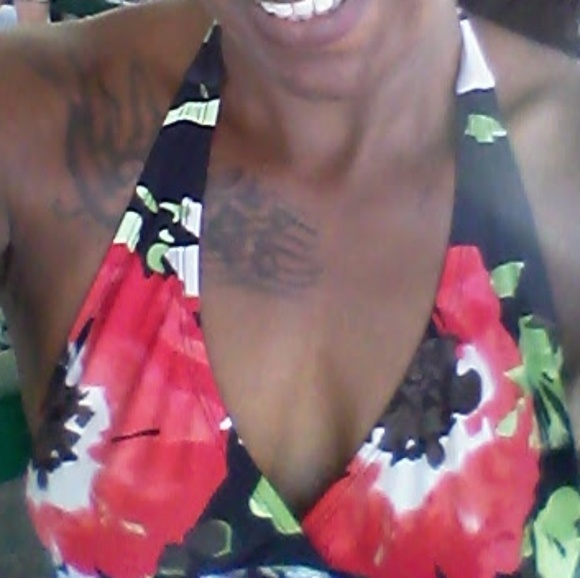 Halter top - Picture 2 of 6