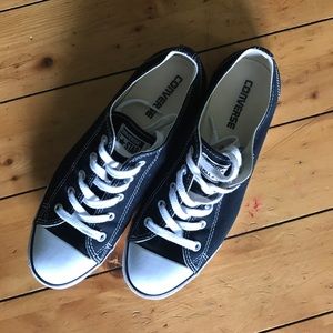 Woman's Black Converse