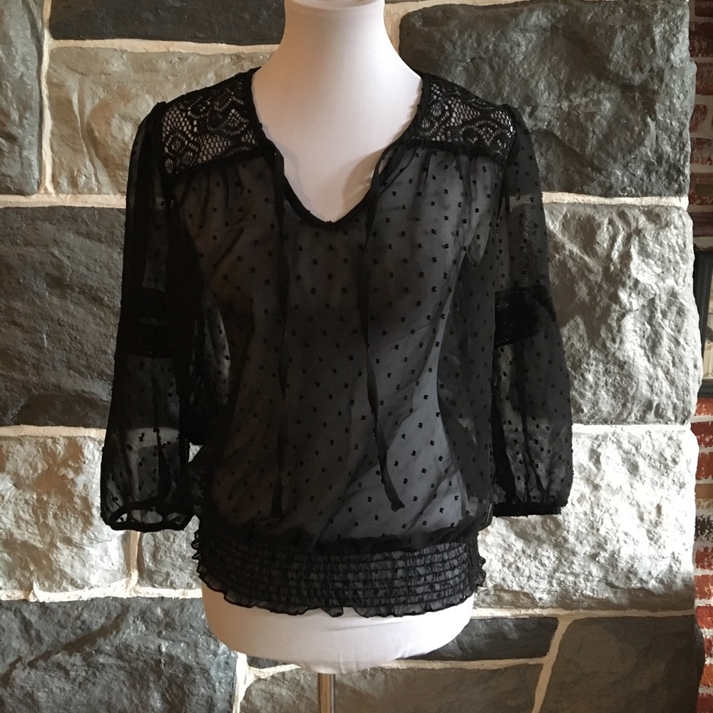 Pretty lace and polkadot sheer black top NEW 💘