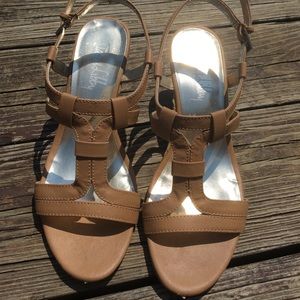 Strappy tan wedges