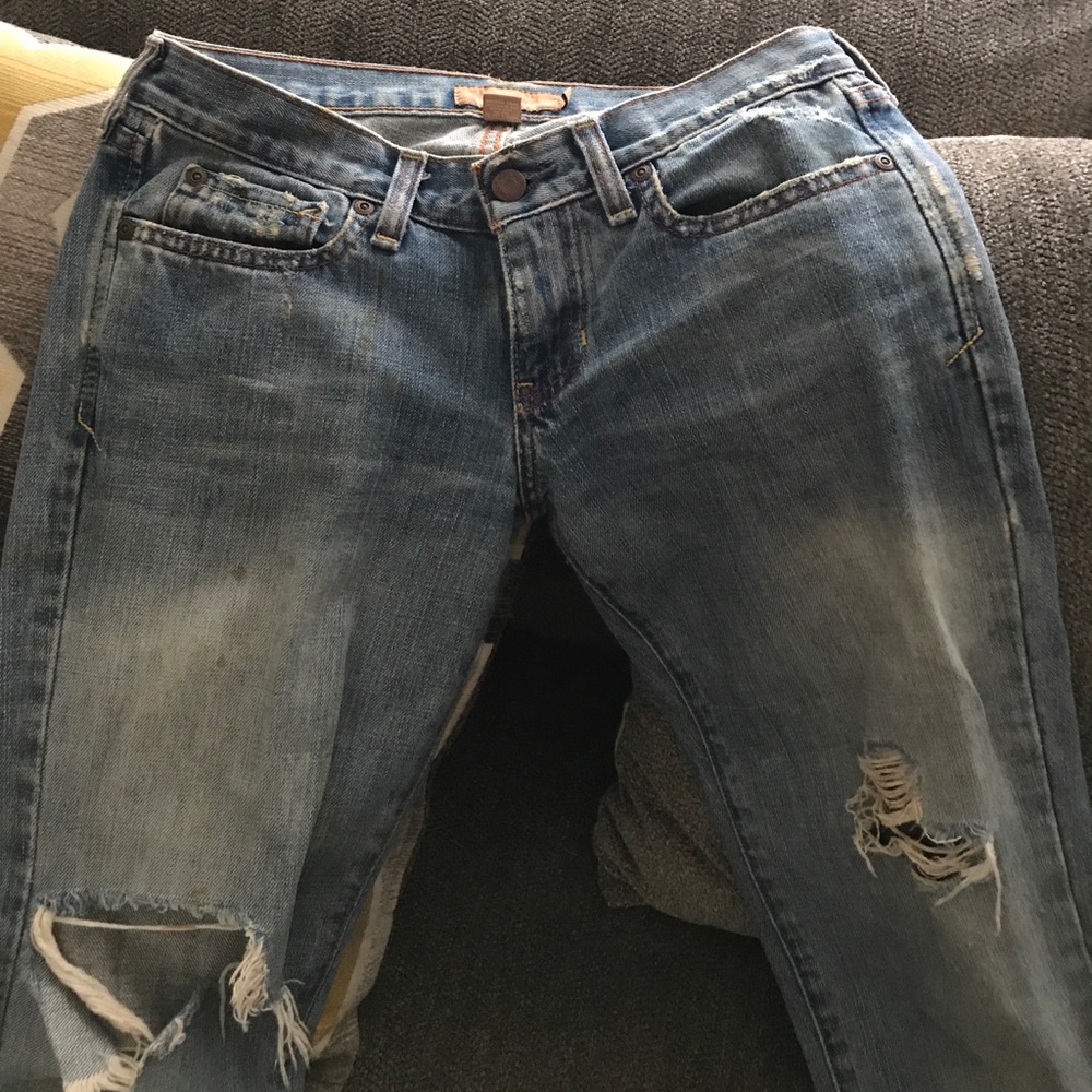 Destroyed jeans