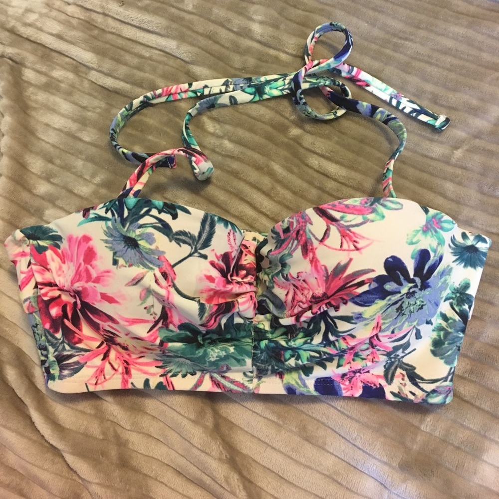 Cute bustier bikini top w/ removable straps