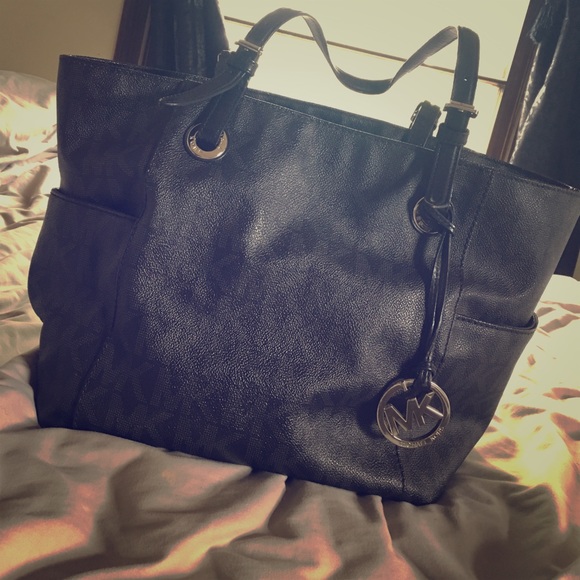 Michael Kors Handbags - SALE Authentic Michael Kors Tote Purse Black Bag