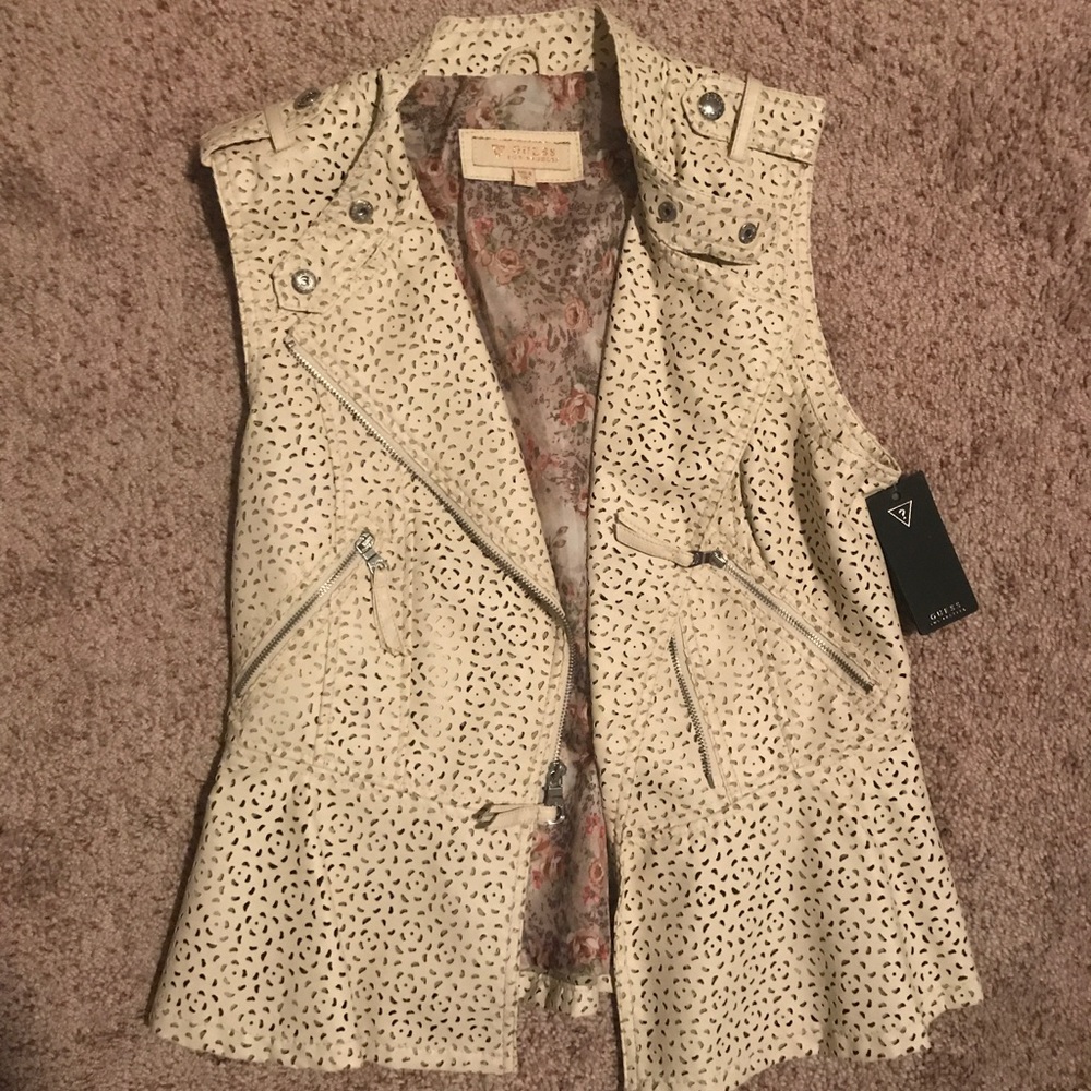 GUESS Vest floral pattern