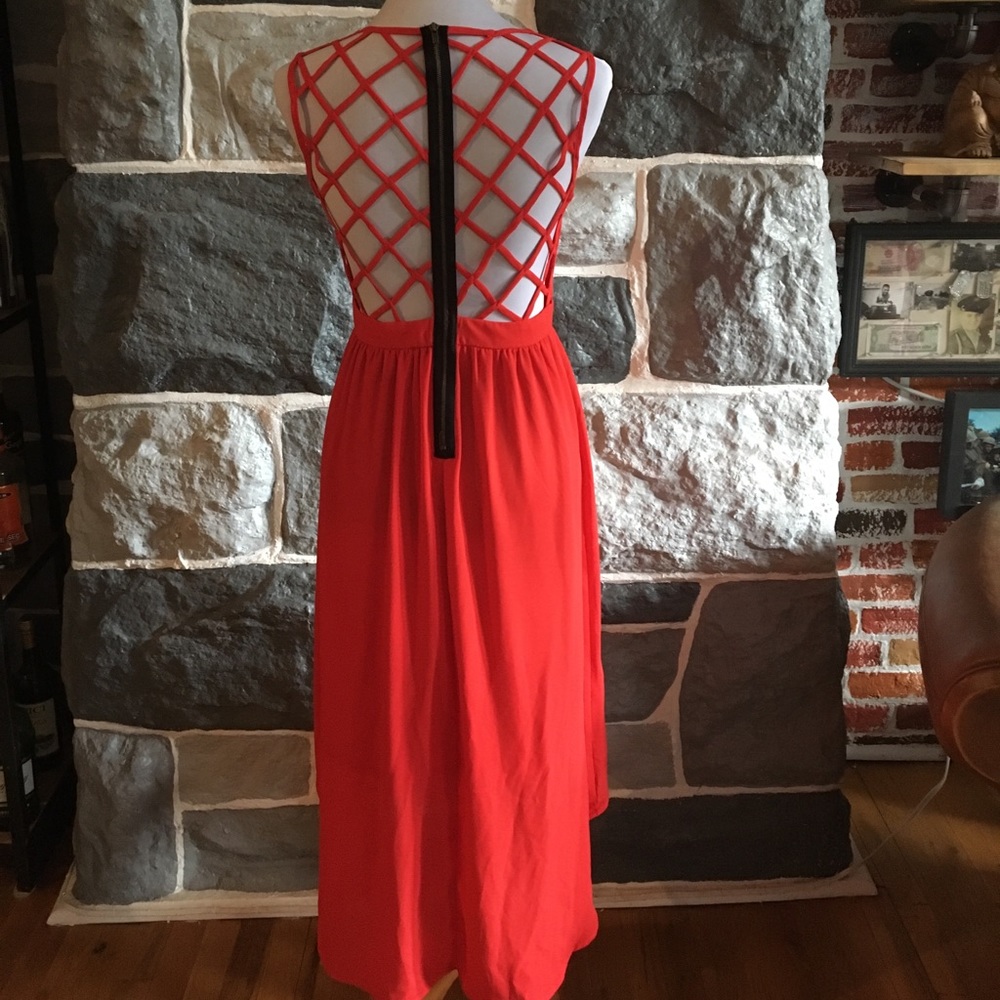 Sexy & Flattering Red Cage Back hi-low dress 💘💘