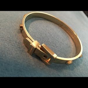 MICHAEL KORS GOLD BUCKLE BRACELET