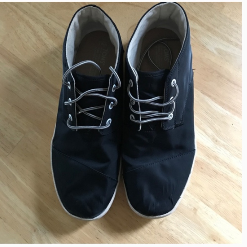 Black Nylon Toms Size 10.5