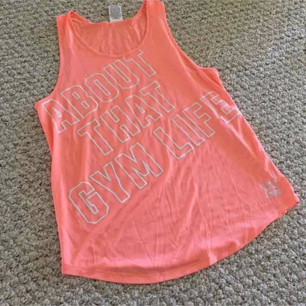 Vs pink tank