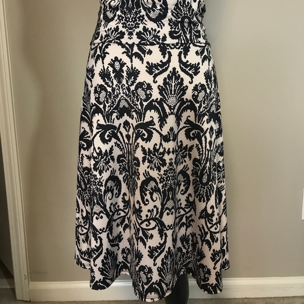 LuLaRoe Black and Tan Azure skirt NWOT