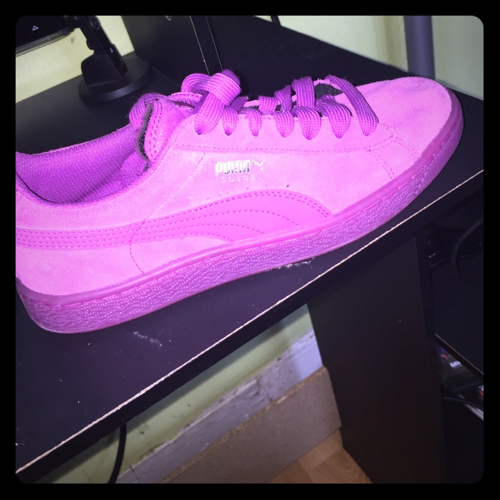 Purple suede pumas 🤷🏻‍♀️