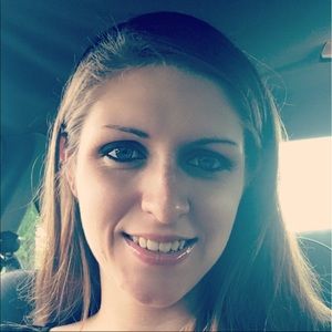 Meet your Posher, Alicia