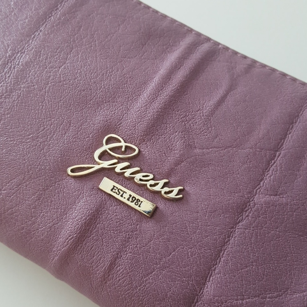 GUESS  LAVENDER ZIP UP WALLET NWT - Picture 2 of 7