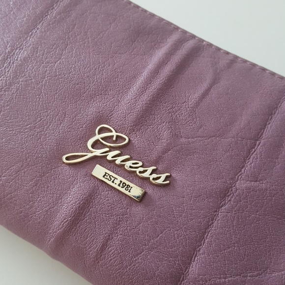 GUESS LAVENDER ZIP UP WALLET NWT - Picture 2 of 7