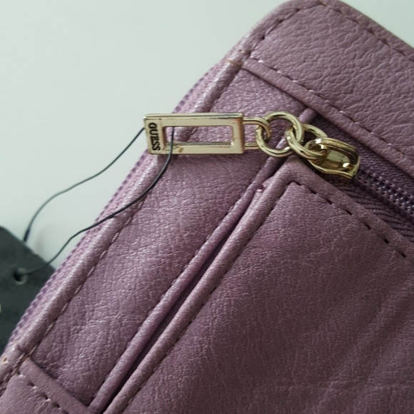 GUESS LAVENDER ZIP UP WALLET NWT - Picture 3 of 7