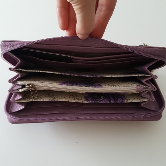 GUESS LAVENDER ZIP UP WALLET NWT - Picture 4 of 7