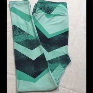 LuLaRoe TC Leggings NWT. Mint Grn/Blk. Price Firm.