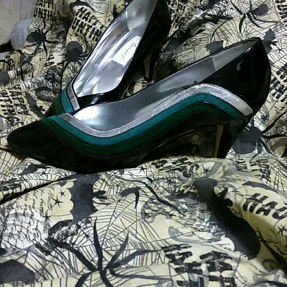 Auth. 80s 3 inch heel  size 7.5
