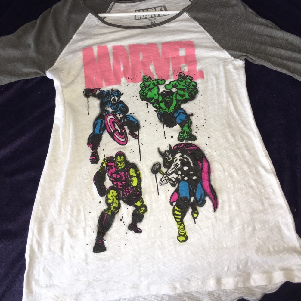 A marvel superhero quarter sleeve shirt💚💛