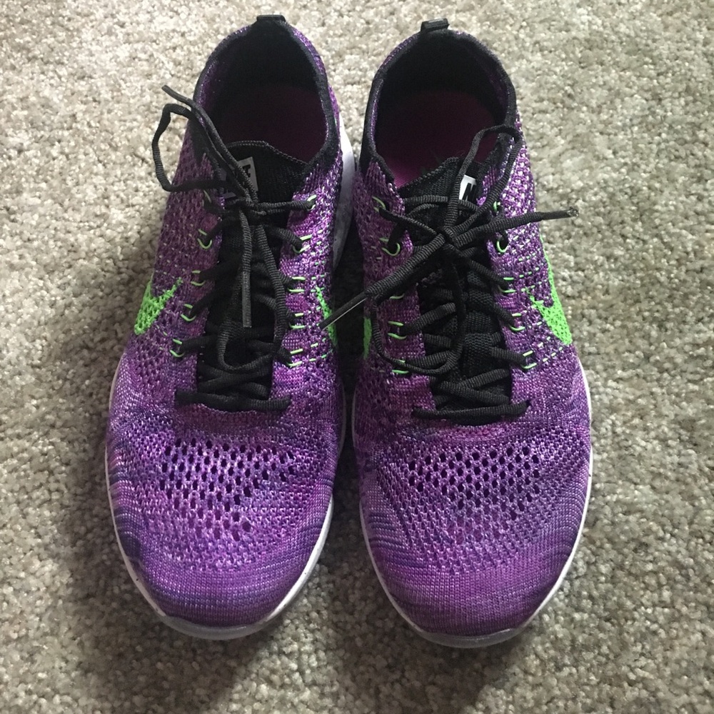 Nike zoom sneakers
