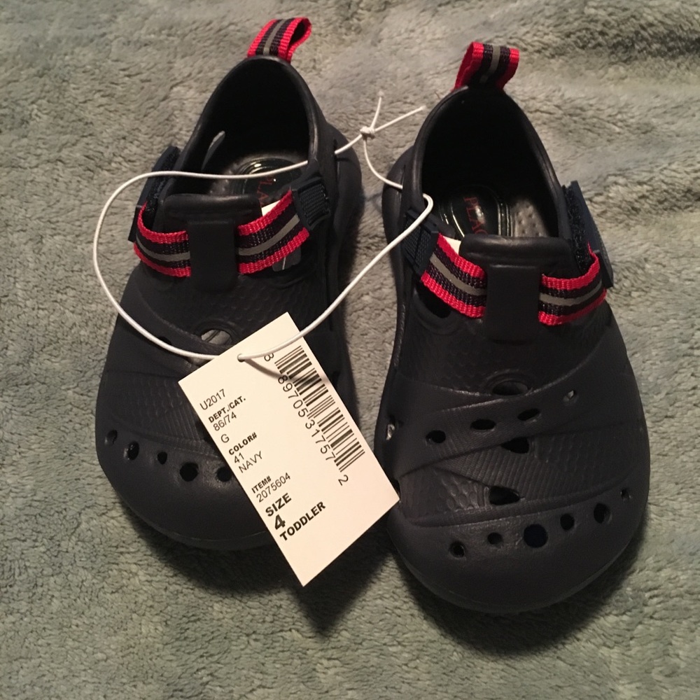 Children's place toddler water shoes