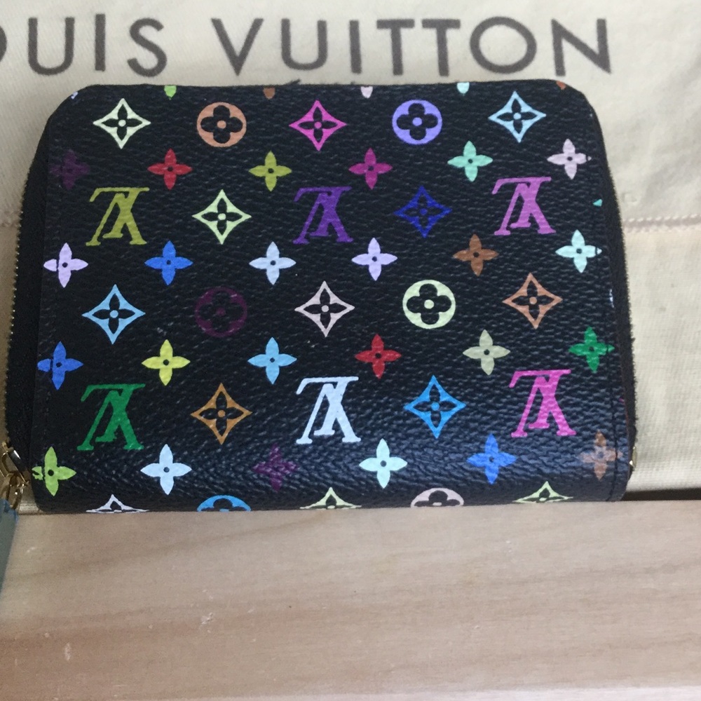Authentic Louis Vuitton Zippy wallet