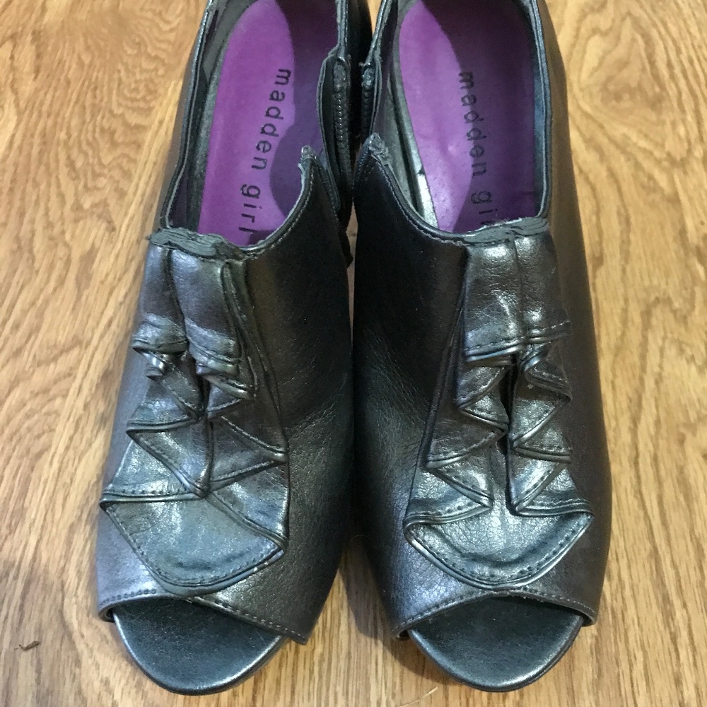 Madden Girl Silver Size 6.5 Booties!