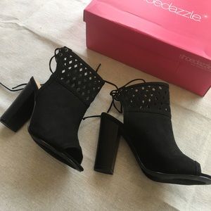 New In Box / Shoedazzle Heel Size 7.5